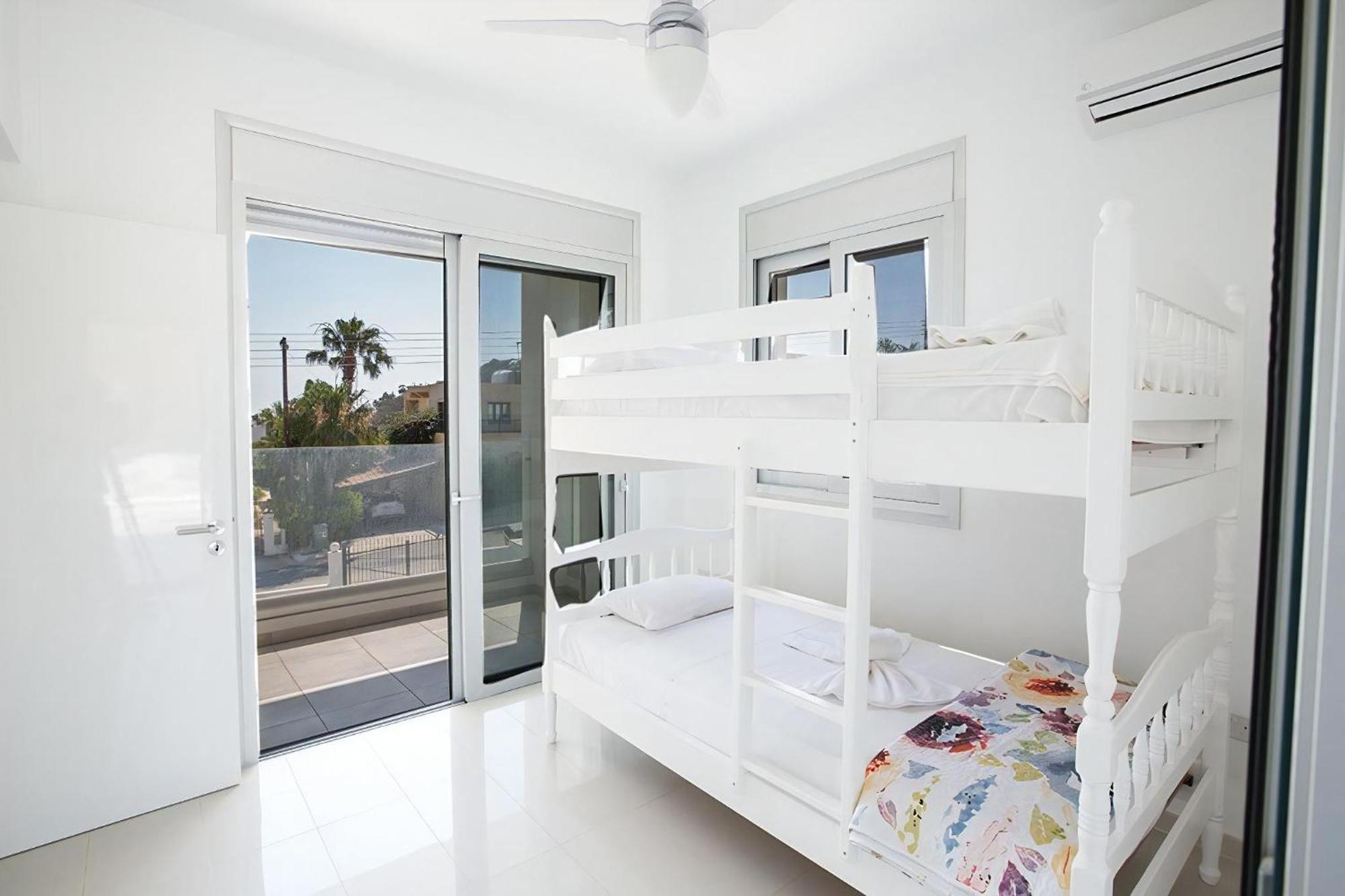 Villa Protara Chrysos - Beautiful 5 Bedroom Protaras Villa - Walking Distance To Fig Tree Bay المظهر الخارجي الصورة